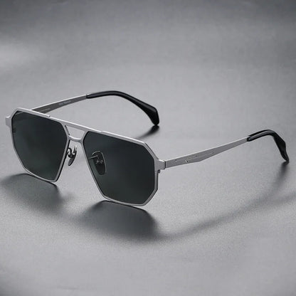 Konrad™ | Titan Präzisions-Sonnenbrille