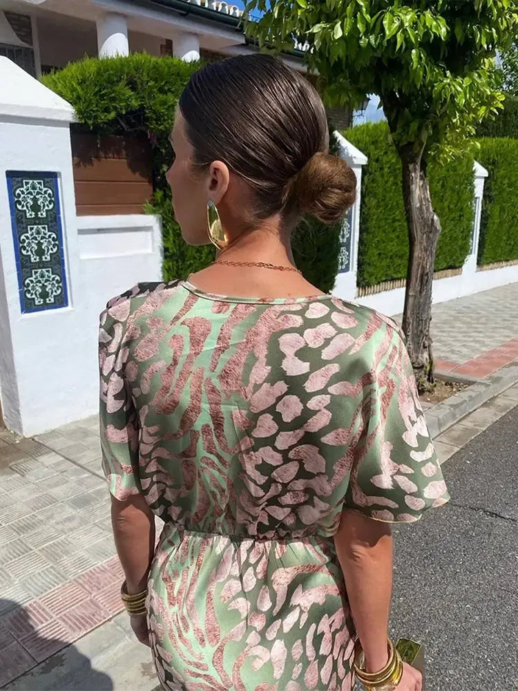 Claire | Midi-Kleid in KupferfarbeHüfte