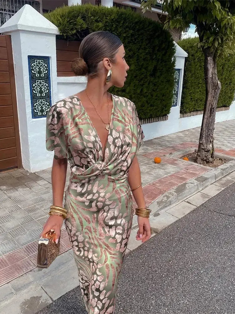 Claire | Midi-Kleid in KupferfarbeHüfte