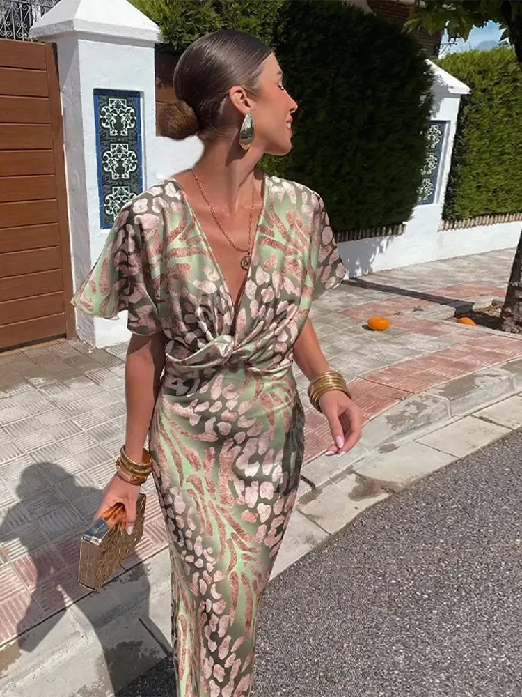 Claire | Midi-Kleid in KupferfarbeHüfte